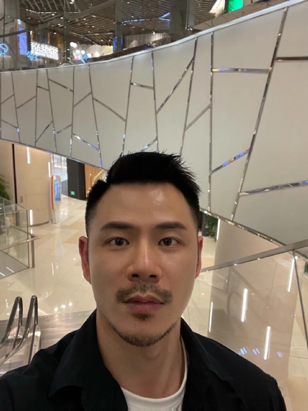 陈的第一张照片--新北交友中心