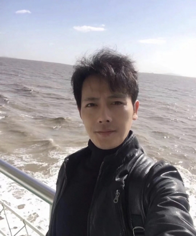 疯狂的小鱼的第一张照片--新北交友中心